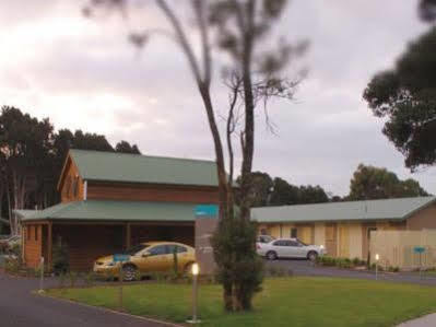 Motel Strahan Exterior photo